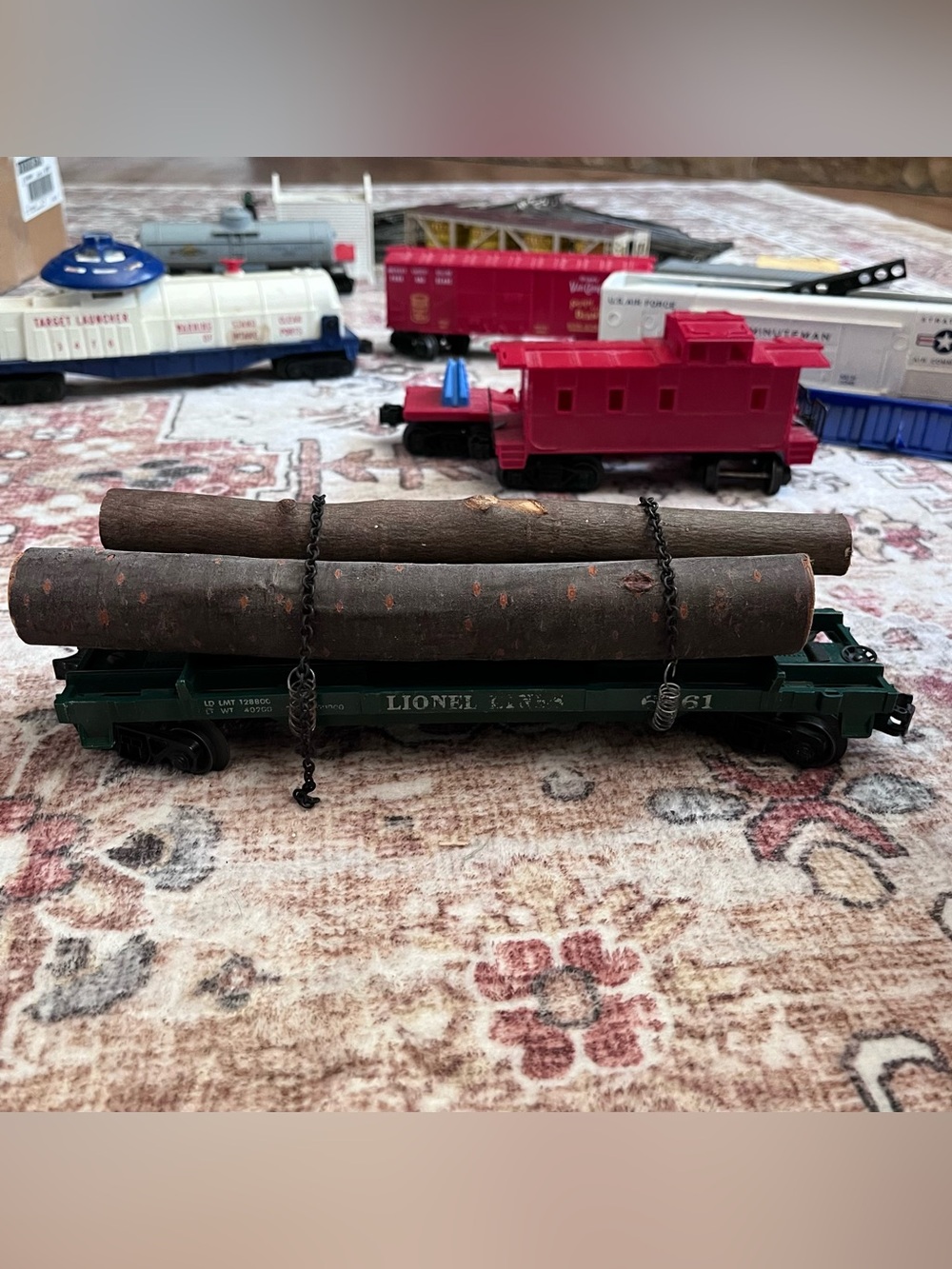 Lionel 6361 Train O Gauge Model Railroad Post War Log Flat Car w/Logs & Chains